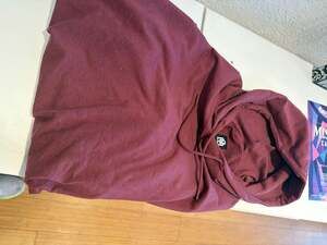 INTO THE AM Men's Basic Pullover Hoodie - Maroon